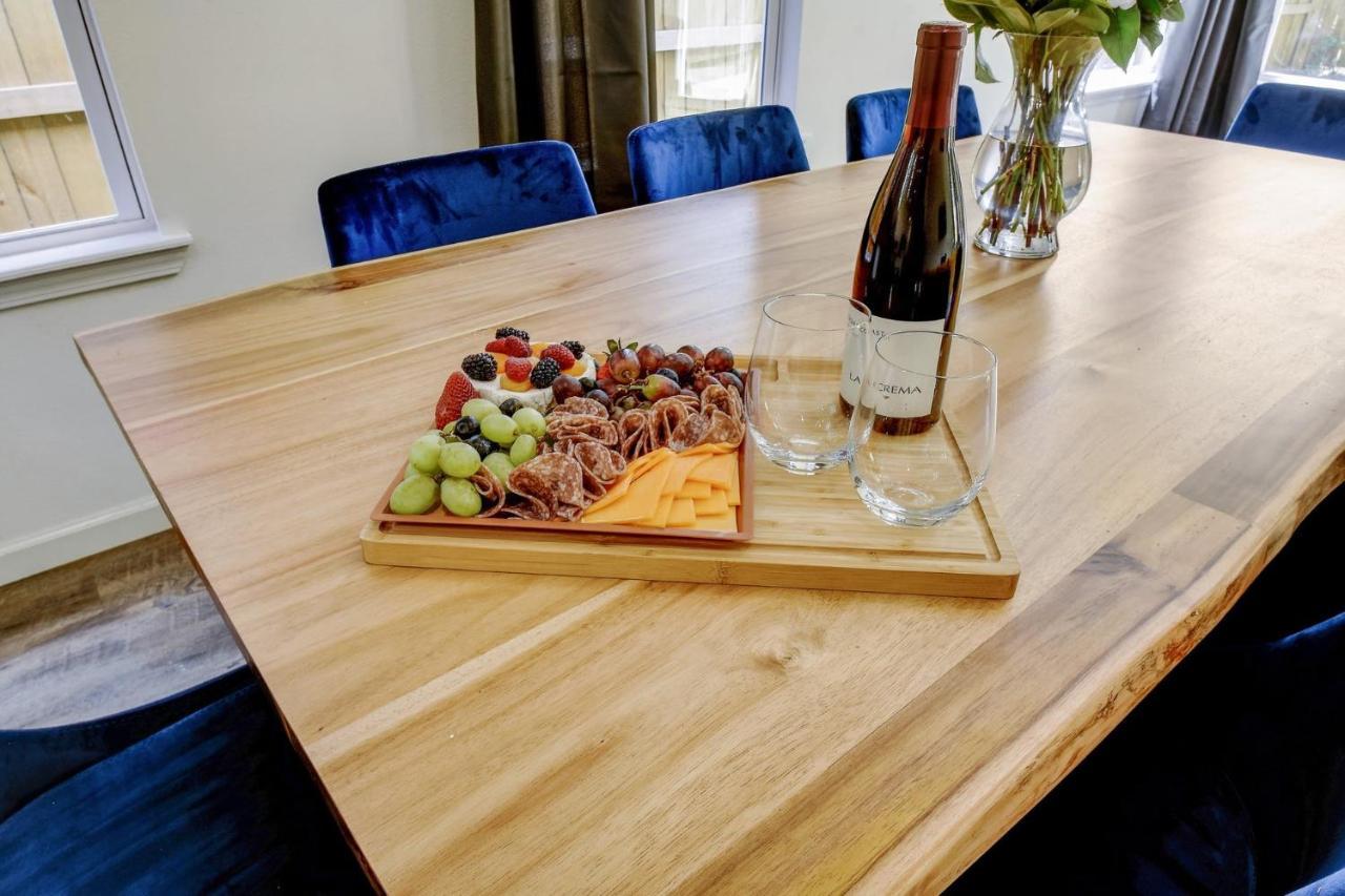 Family Stay! Near Downtown, Coffee Bar, King Bed Сан Антонио Екстериор снимка