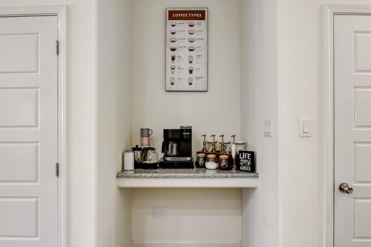 Family Stay! Near Downtown, Coffee Bar, King Bed Сан Антонио Екстериор снимка