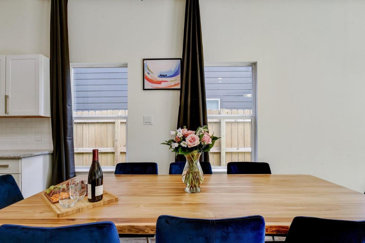 Family Stay! Near Downtown, Coffee Bar, King Bed Сан Антонио Екстериор снимка