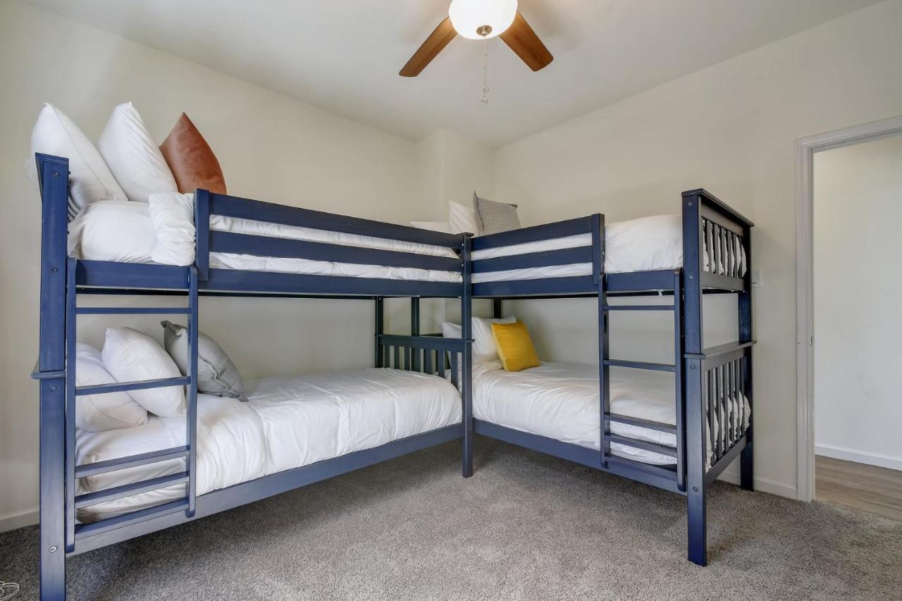 Family Stay! Near Downtown, Coffee Bar, King Bed Сан Антонио Екстериор снимка